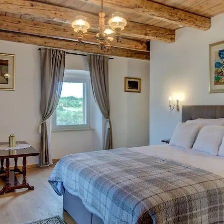 Onorina Βίλα Pomer